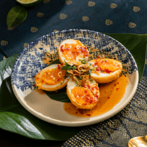 Trứng lòng đào lava sốt me