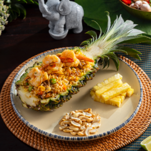 Cơm chiên trái thơm hải sản